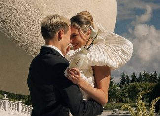 Алексей Батраков женился на бывшей футболистке «Локомотива» Алексей Батраков женился на бывшей футболистке «Локомотива»