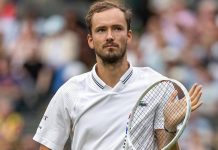 Медведев уступил Альтмайеру в четвертьфинале турнира ATP 500 в Халле Медведев уступил Альтмайеру в четвертьфинале турнира ATP 500 в Халле