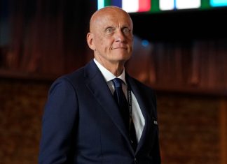 Коллина ответил на жалобы Египта по судейству Коллина ответил на жалобы Египта по судейству