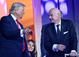 Трамп обсудил с Инфантино дисквалификацию Балогуна перед матчем с Бельгией Трамп обсудил с Инфантино дисквалификацию Балогуна перед матчем с Бельгией