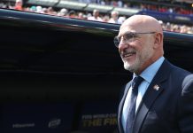 Испания празднует победу на ЧМ-2026 с болельщиками в Мадриде Испания празднует победу на ЧМ-2026 с болельщиками в Мадриде