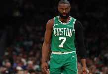 «Бостон» обменял MVP финала НБА-2024 Джейлена Брауна в «Филадельфию» «Бостон» обменял MVP финала НБА-2024 Джейлена Брауна в «Филадельфию»