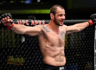 Крылов проиграл Уиттакеру на UFC 329 Крылов проиграл Уиттакеру на UFC 329