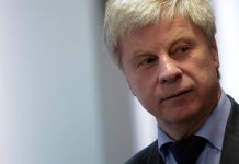 Путин присвоил Толстых звание заслуженного работника физкультуры Путин присвоил Толстых звание заслуженного работника физкультуры