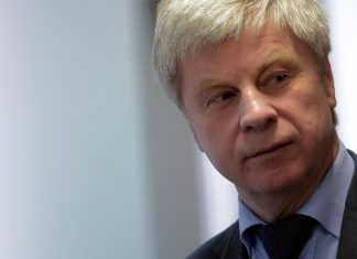 Путин присвоил Толстых звание заслуженного работника физкультуры Путин присвоил Толстых звание заслуженного работника физкультуры