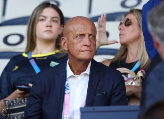 Коллина ответил Дешаму на критику судейства Коллина ответил Дешаму на критику судейства