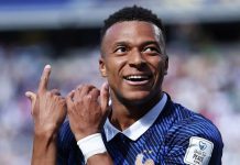На фестивале Сан-Хуан в Парагвае сожгли чучело Килиана Мбаппе На фестивале Сан-Хуан в Парагвае сожгли чучело Килиана Мбаппе
