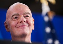 Фигу потребовал отставки Инфантино из ФИФА Фигу потребовал отставки Инфантино из ФИФА