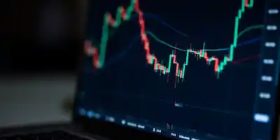 Медвежий рынок криптовалют стер почти весь рост 2025 года