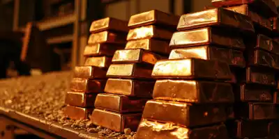 Цены на медь достигли рекорда около 13 тысяч долларов в Лондоне