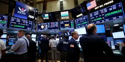 Американские акции растут на фоне возобновления торгов на CME и стабильных ожиданий снижения ставки ФРС