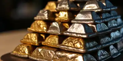 Цены на медь превысили 14 000 долларов за тонну, серебро – 121 доллар за унцию