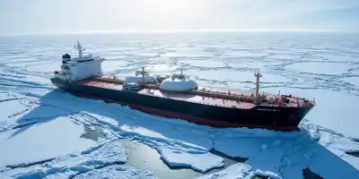 Sovcomflot получает первый отечественный танкер для Arctic LNG 2