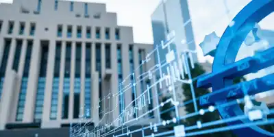 Экономике еврозоны требуется дополнительное стимулирование от ЕЦБ, заявил Центено