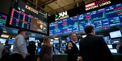 Азиатские акции открываются осторожно на фоне эскалации торговых споров