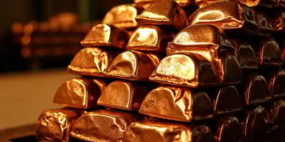 Медь продолжает снижение на фоне слабого спроса