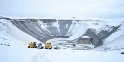 Приостановка работы алмазного рудника в Канаде: сотни работников уволены