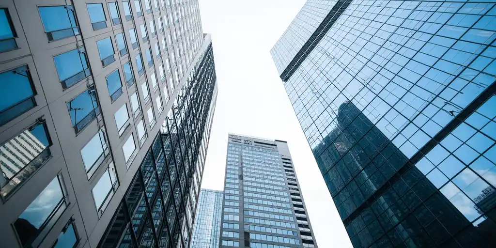 Повышение ставок толкает региональные банки Японии к слияниям для выживания