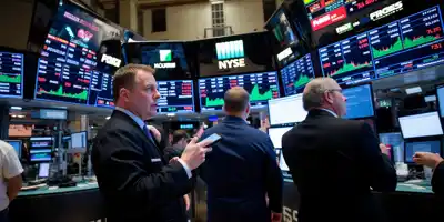 Стратеги ожидают роста акций США в 2026 году за счет сильной прибыли