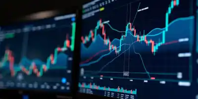 Бурные колебания фондового рынка США в 2025 году в шести графиках