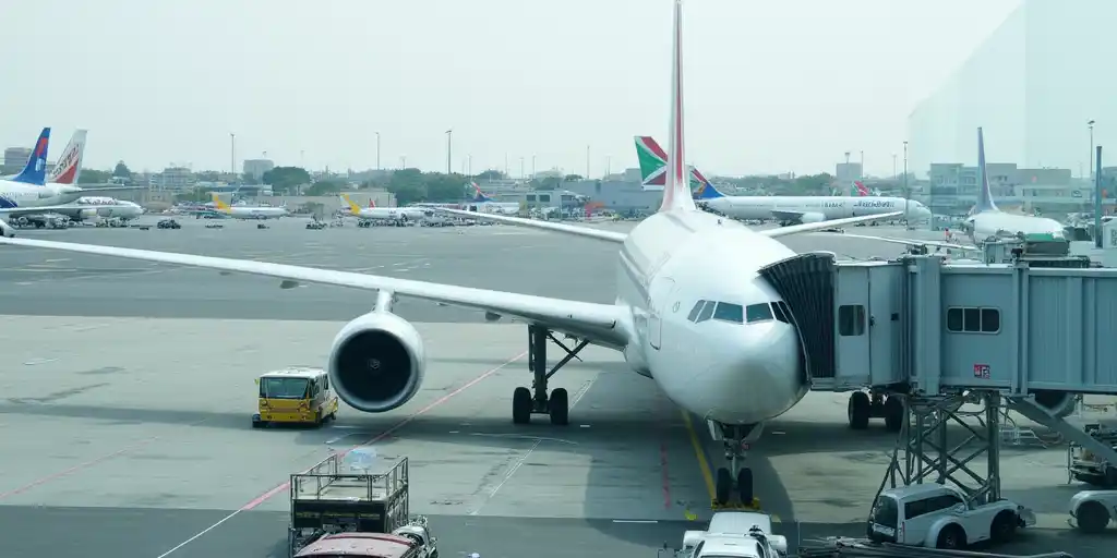 Авиакомпании American и United приостановили рейсы в регионы Ближнего Востока