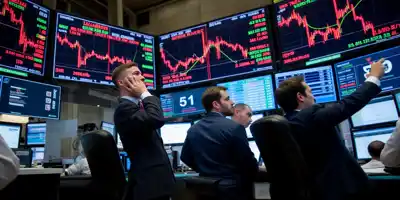 Индекс акций Таиланда снизился на 8%, вызвав паузу в торгах