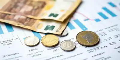 Форинт ослаб на фоне критики политики центробанка министром Орбана