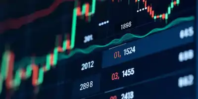 Китай одобряет укрепление юаня на конец года с осторожным подходом