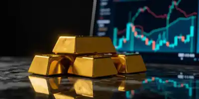 Золото приближается к $5000 на фоне ослабления доллара