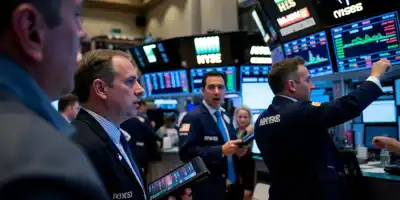 Американские акции снижаются перед голосованием по окончанию шатдауна