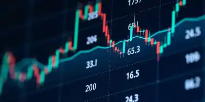 Европейские акции стабильны; рост горнодобывающих на ралли commodities