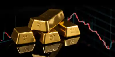 Корректировка рынка: золото демонстрирует рекордное падение с 2021 года