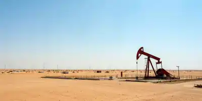 Производство нефти ОПЕК стабильно в прошлом месяце, свидетельствует опрос