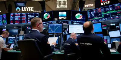 Аналитики Уолл-Стрит единодушно прогнозируют рост акций в 2026 году