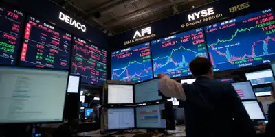 Китайские акции снижаются на фоне возобновившихся торговых трений с США