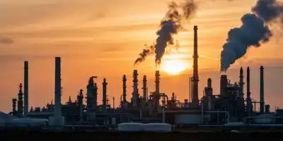 Сокращение резервов экспорта нефти России на фоне атак на НПЗ