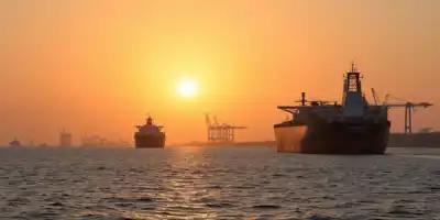 Россия сохраняет объемы экспорта нефти перед встречей Трампа и Путина