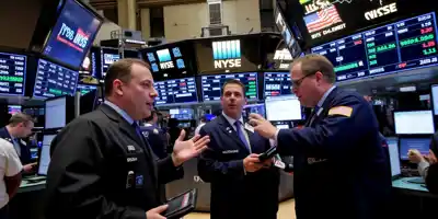 Снижение Уолл-стрит на фоне расследования против Пауэлла