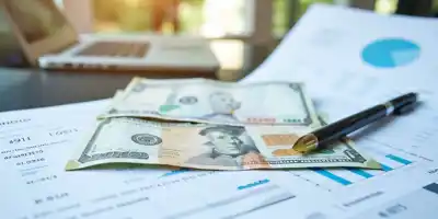 Резервный банк Индии наращивает короткие позиции по доллару для поддержки рупии