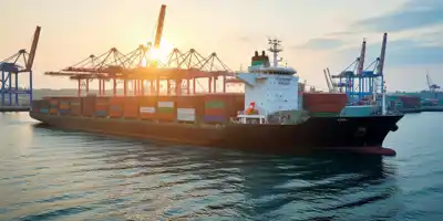 Рост китайского экспорта достиг максимума за полгода на фоне торговых споров с США