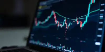 Азиатские рынки растут на ожиданиях смягчения политики ФРС после инфляции США