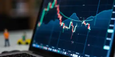 Акции Pop Mart снизились на 9% из-за опасений по продажам