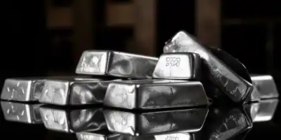 Серебро достигло исторического рекорда: цена превысила 103 доллара за унцию