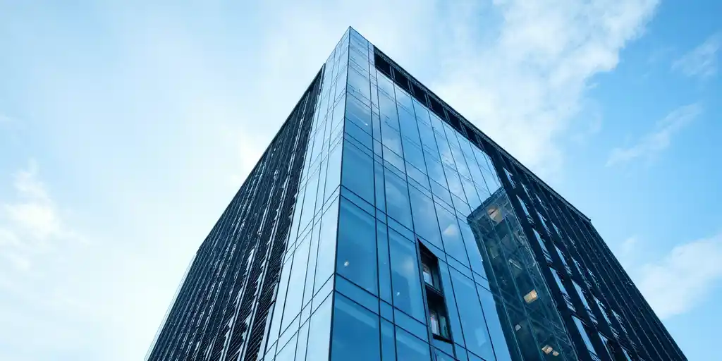 Шоубрук Групп привлекла £348 млн в ходе IPO на Лондонской бирже