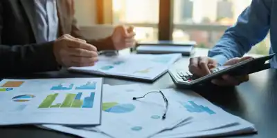 Франция предлагает отменить два выходных дня для сокращения бюджетного дефицита