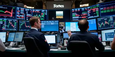 Азиатские рынки демонстрируют смешанную динамику, золото превысило $5000