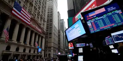 Уолл-стрит ожидает возобновления работы правительства США