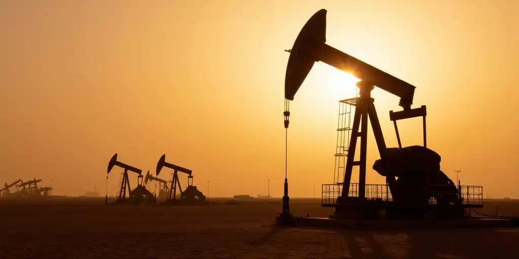 SLB: Худшее в нефтяном рынке позади, рост добычи ОПЕК