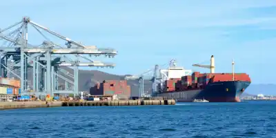 ЮАР обвинит подразделения Maersk и CMA в сговоре по ценам