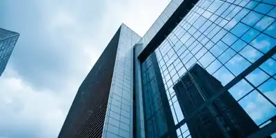 Дополнительные банки присоединились к долговой сделке xAI на $5 млрд